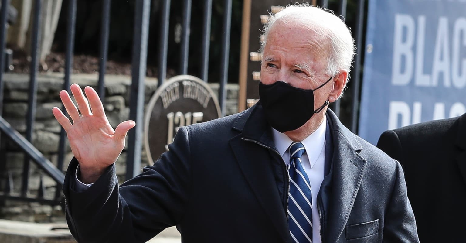 President Biden's dogs arrive at the White House