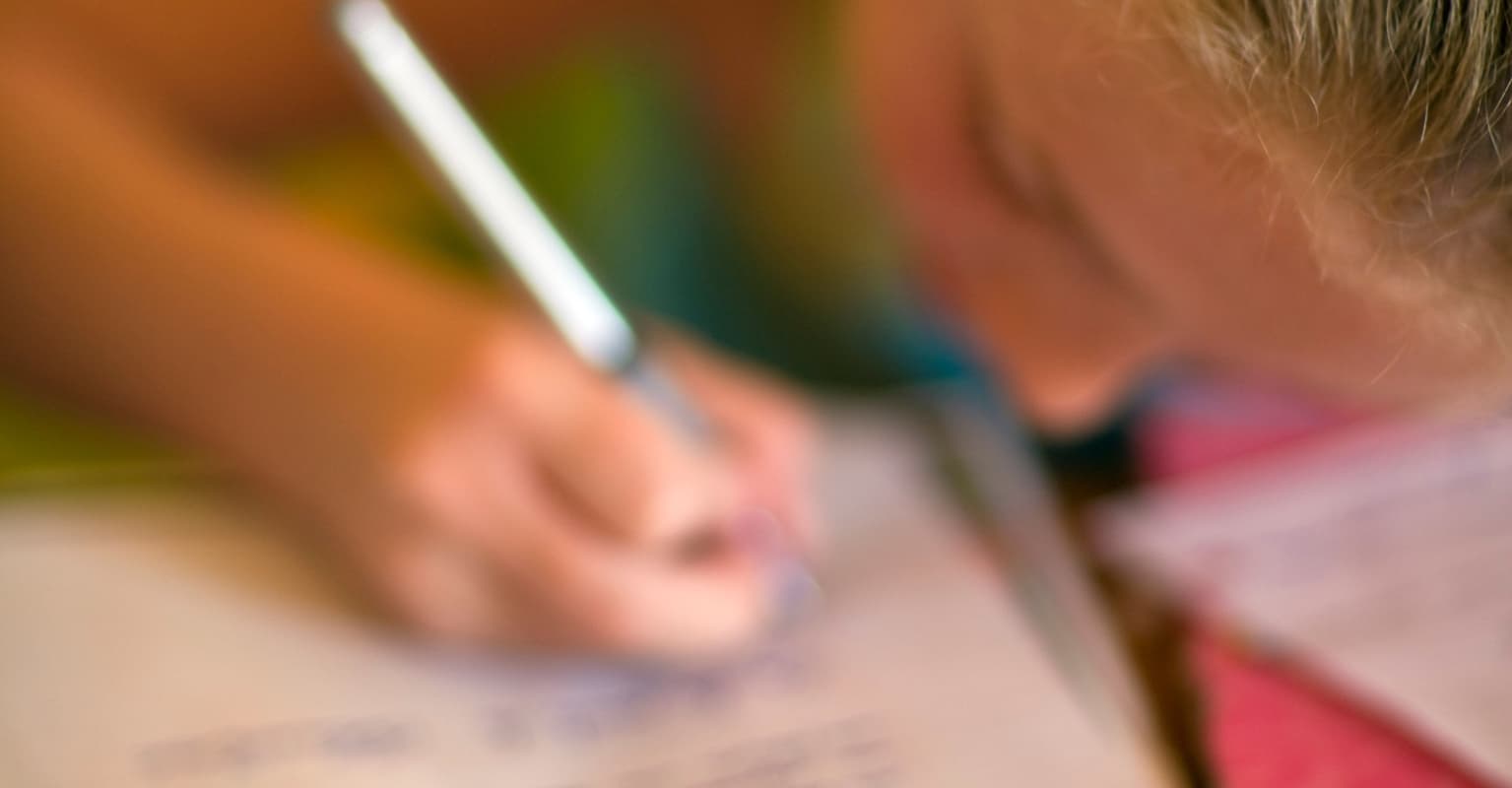Nine-year-old's heartwarming note to gay couple after they received a hateful homophobic letter