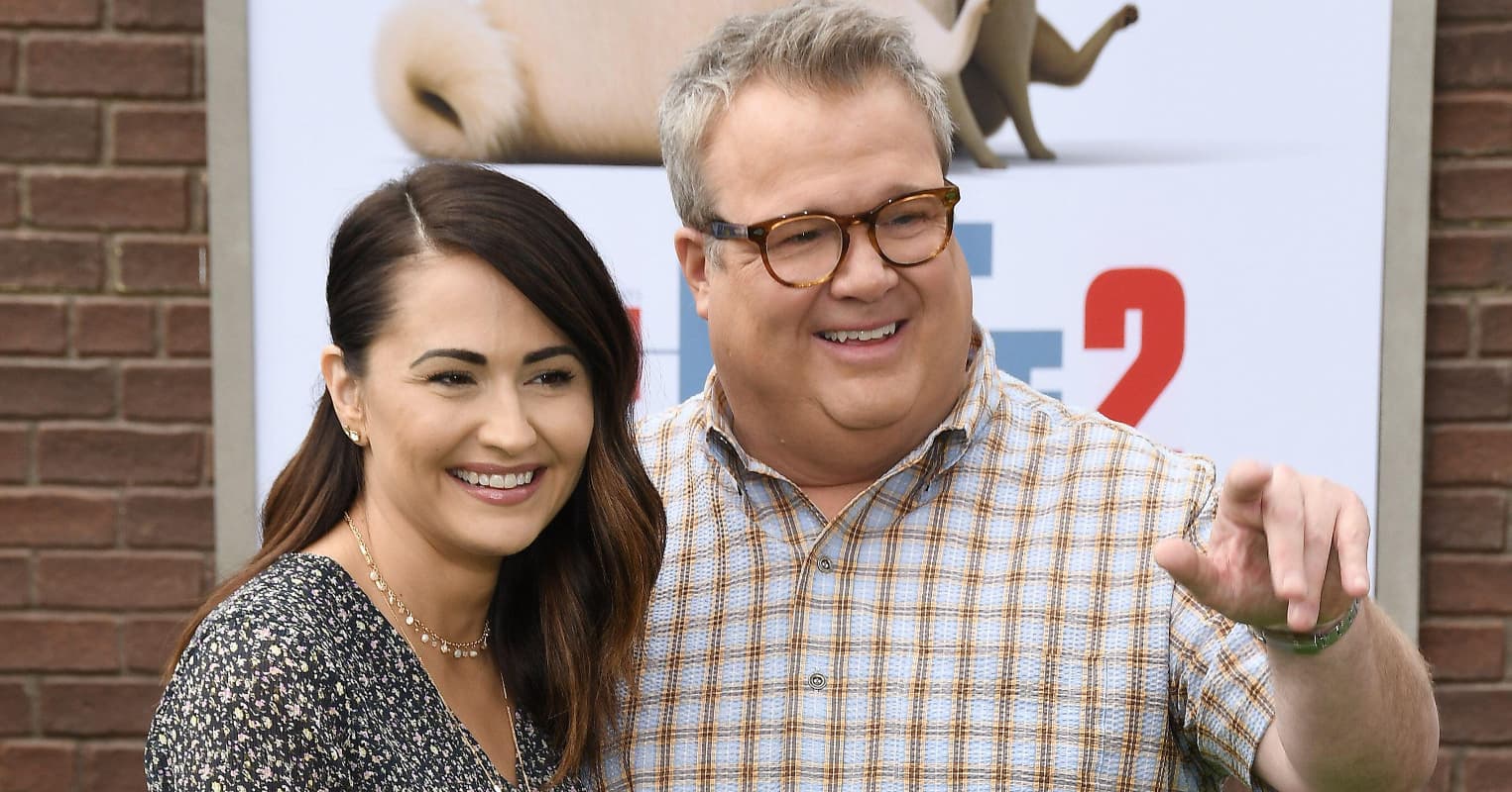 'Modern Family' star Eric Stonestreet perfectly shuts down trolls saying he's 'too old' for his fiancée