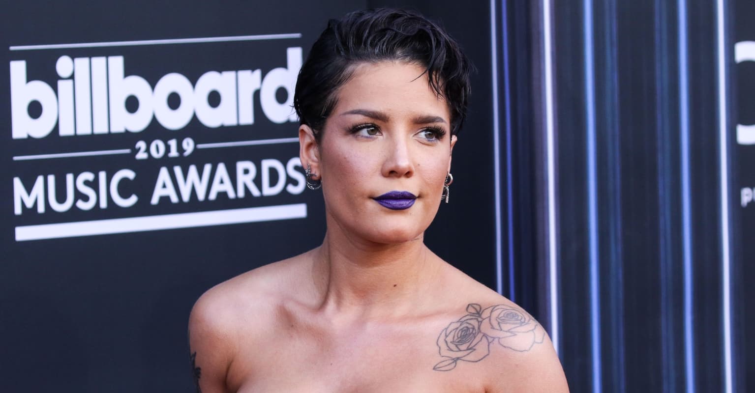 Halsey praised for showing off stretch marks weeks after giving birth: 'Well...this is what I look like'