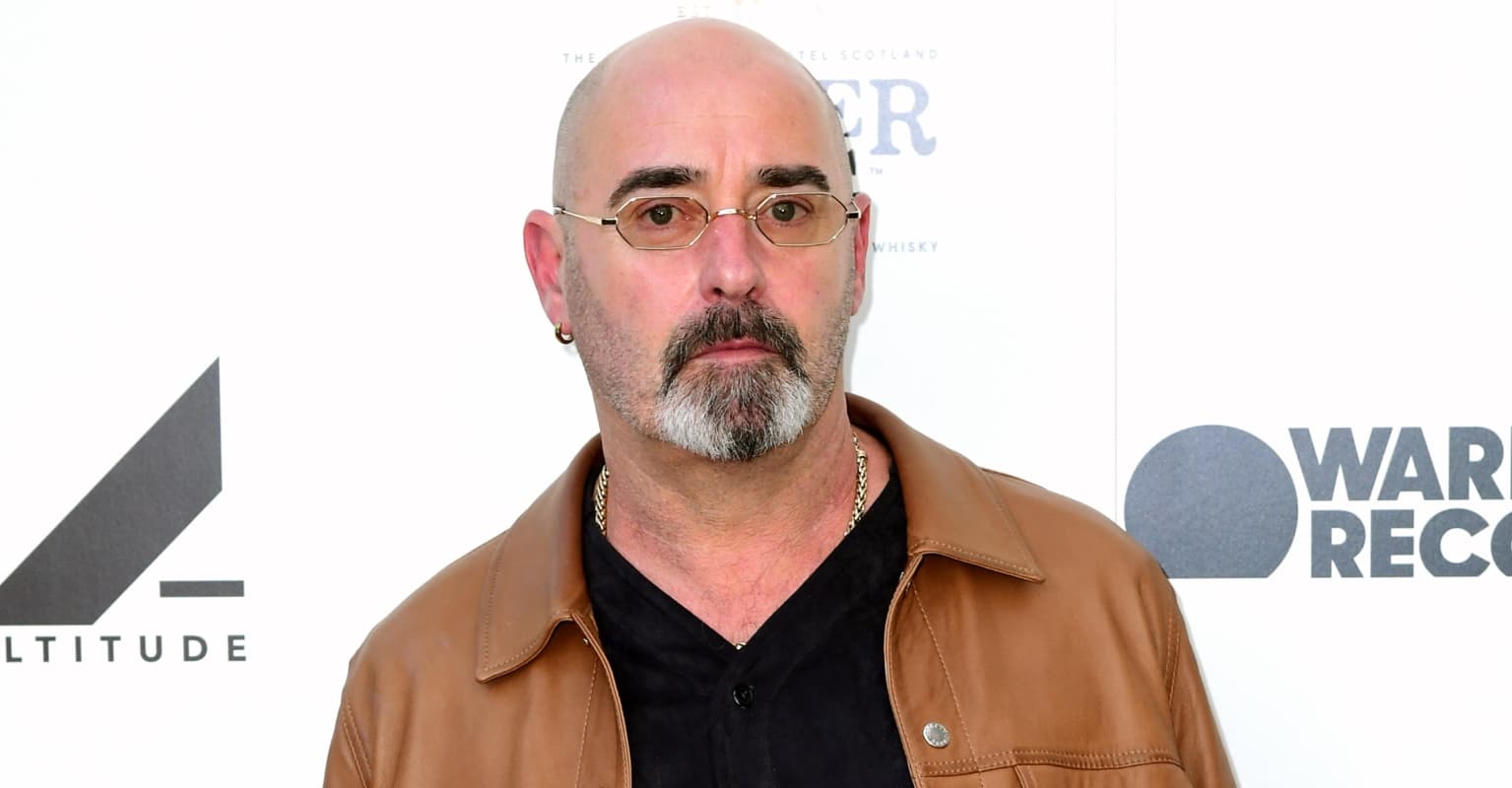 Oasis co-founder Paul Arthurs reveals he has tonsil cancer