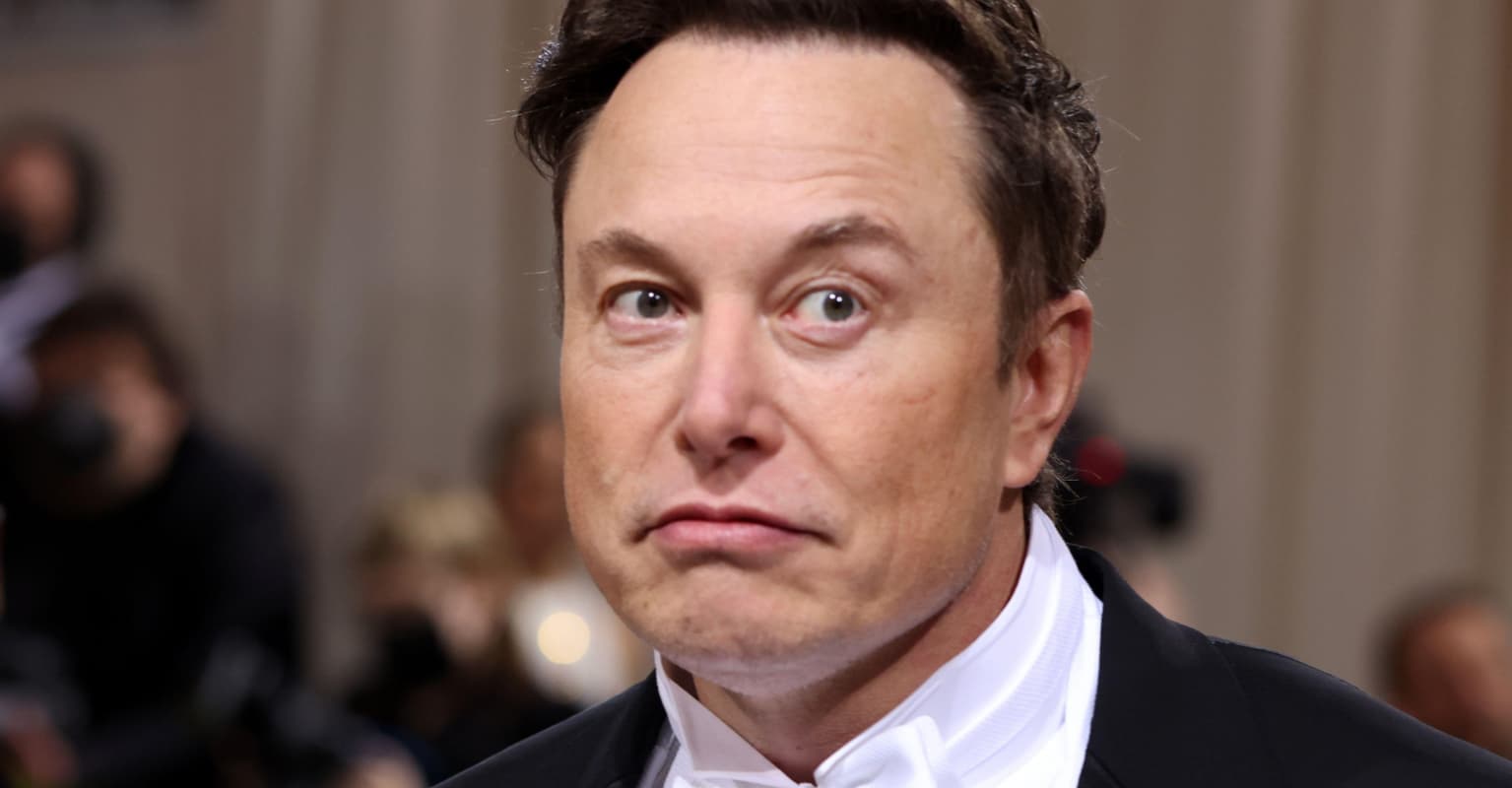 Elon Musk appears to publicly discourage ex Grimes from body modification surgery