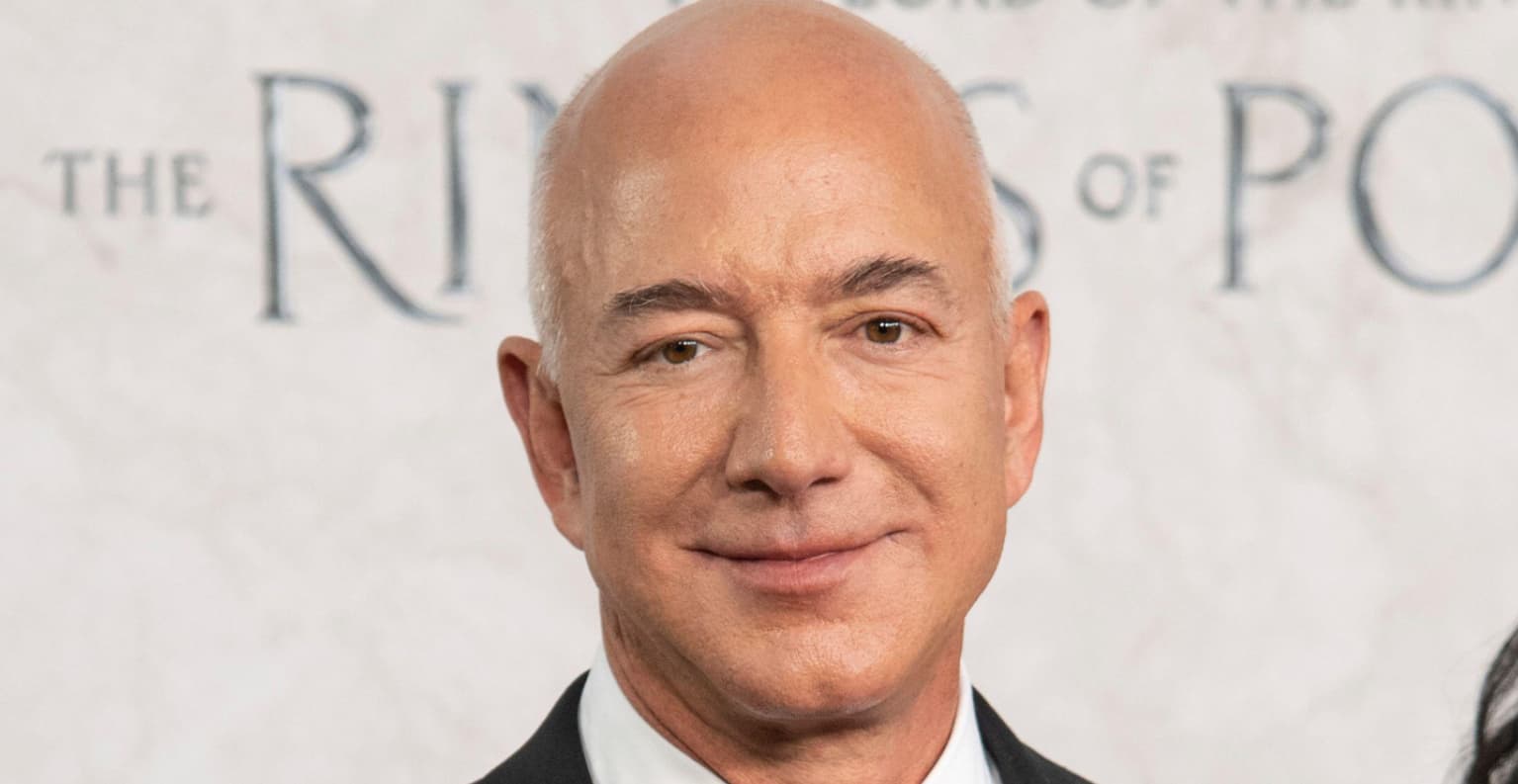 Amazon becomes first company ever to lose $1 trillion