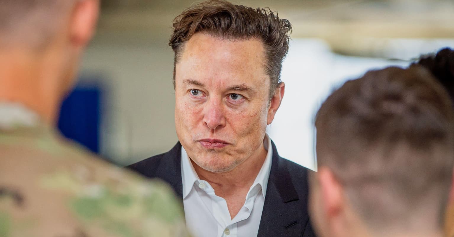Elon Musk is launching blue, gold and gray Twitter checks