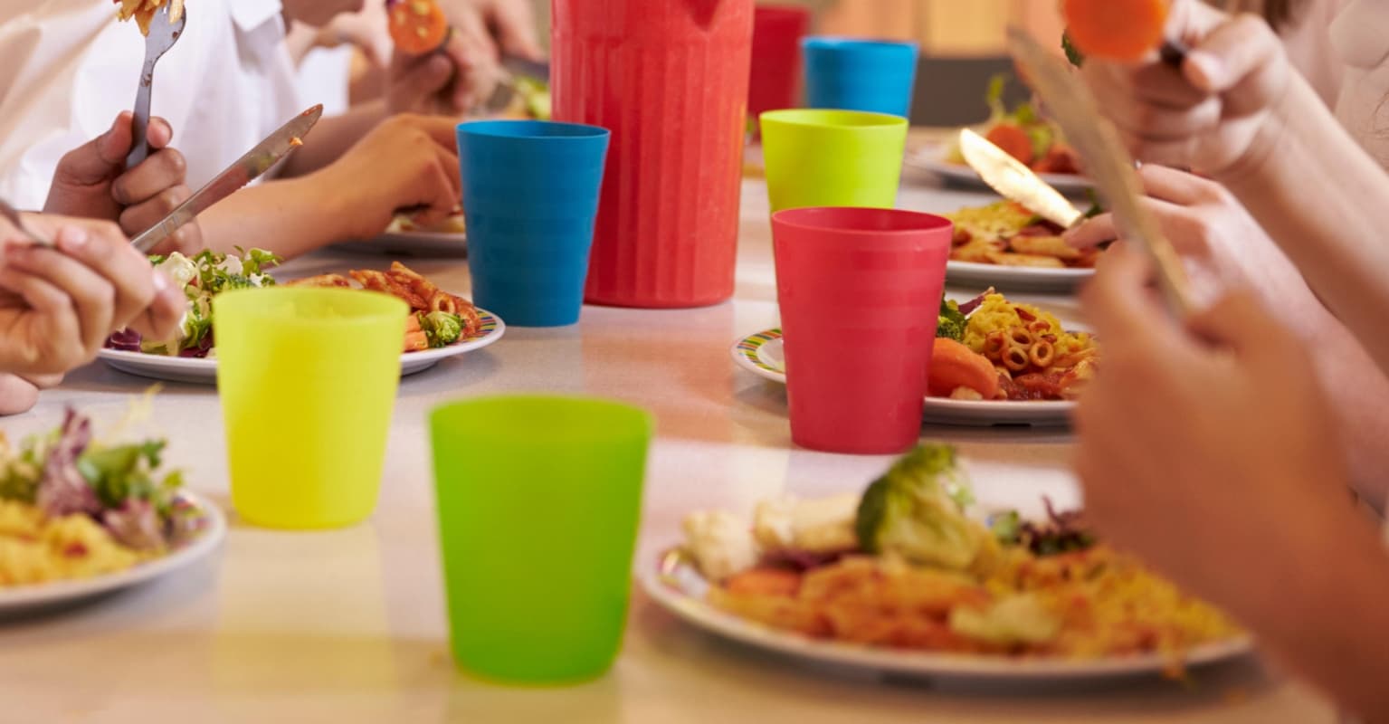 Woman spends over $1,600 paying off students' overdue school lunch accounts