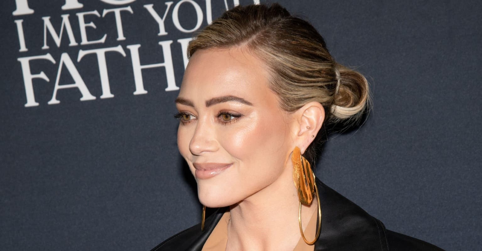 Fans are outraged after news outlet writes: 'Hilary Duff still looking great at age 35'