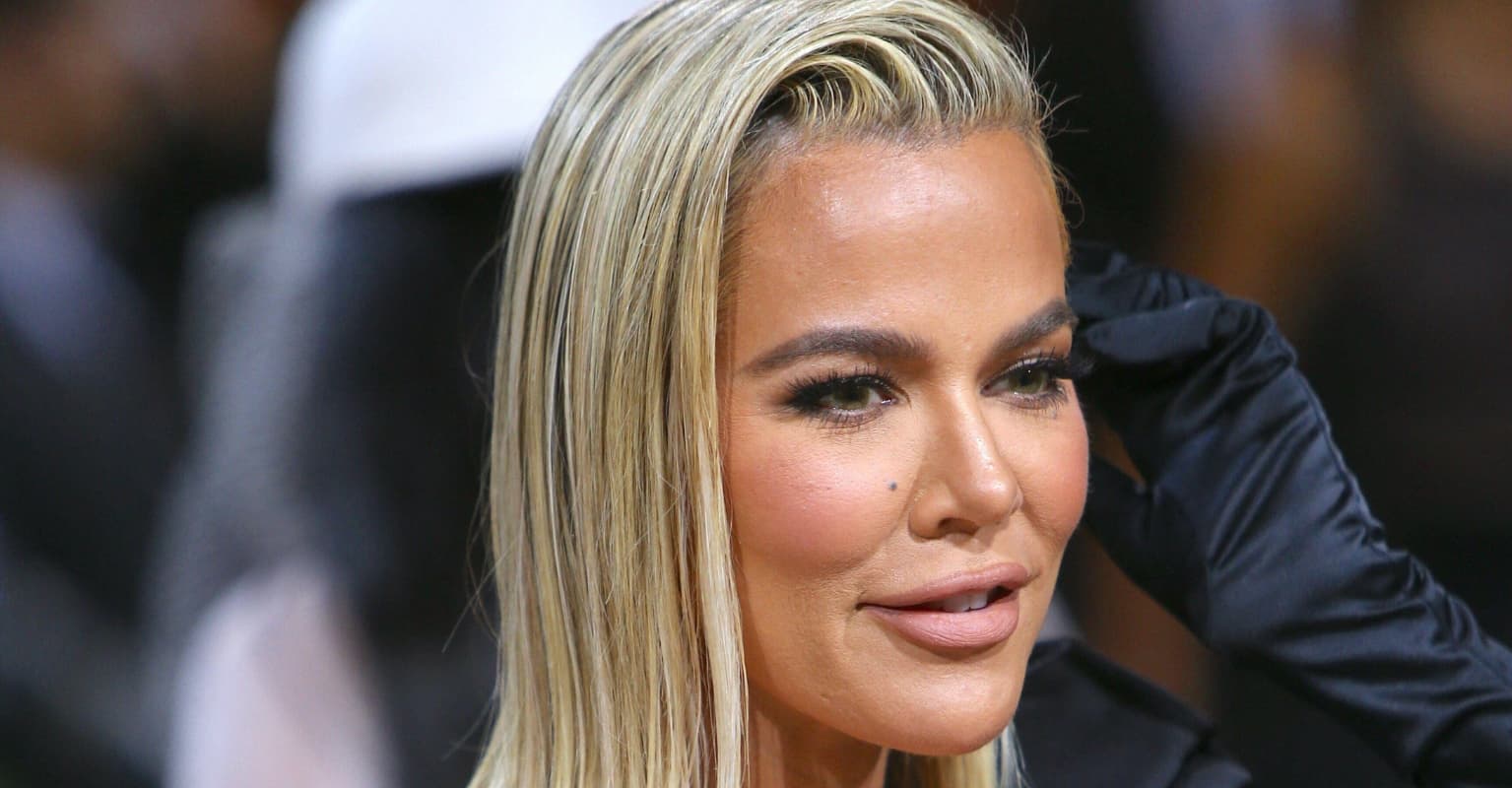 Khloé Kardashian responds to fan who asked if she 'misses' her 'old face'