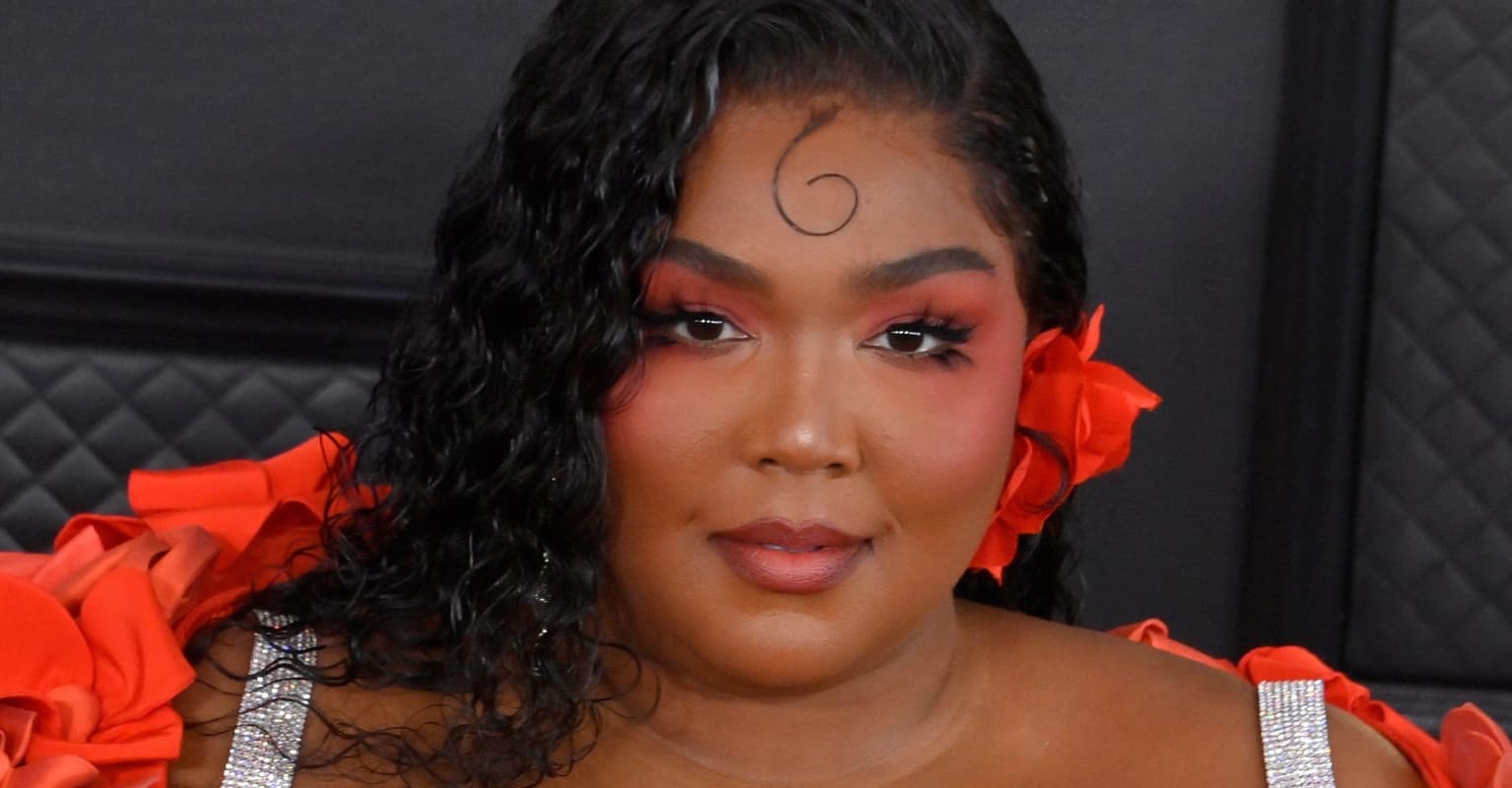 Lizzo pleads with fans to stop commenting on her body