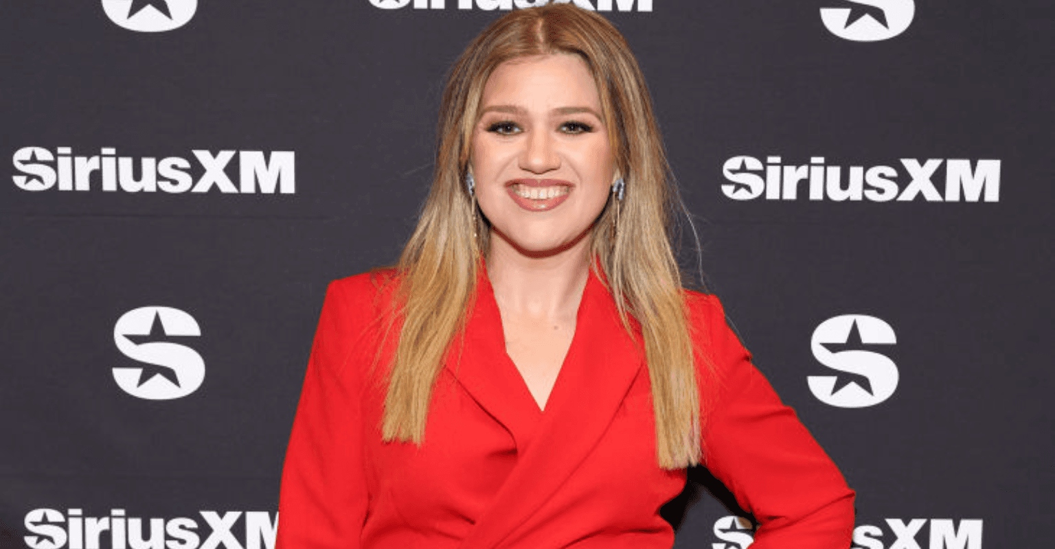 Kelly Clarkson's ex-husband ordered to return millions to singer after overcharging as her manager