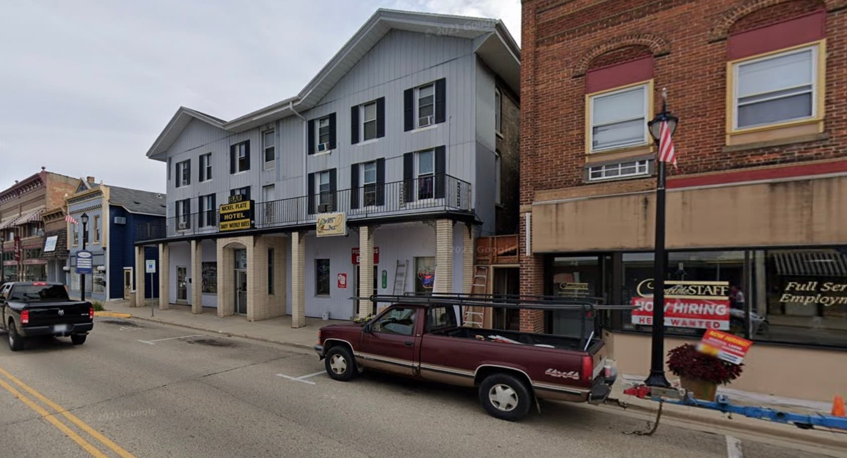 Newlywed couple tragically die together after being fatally shot in Wisconsin bar