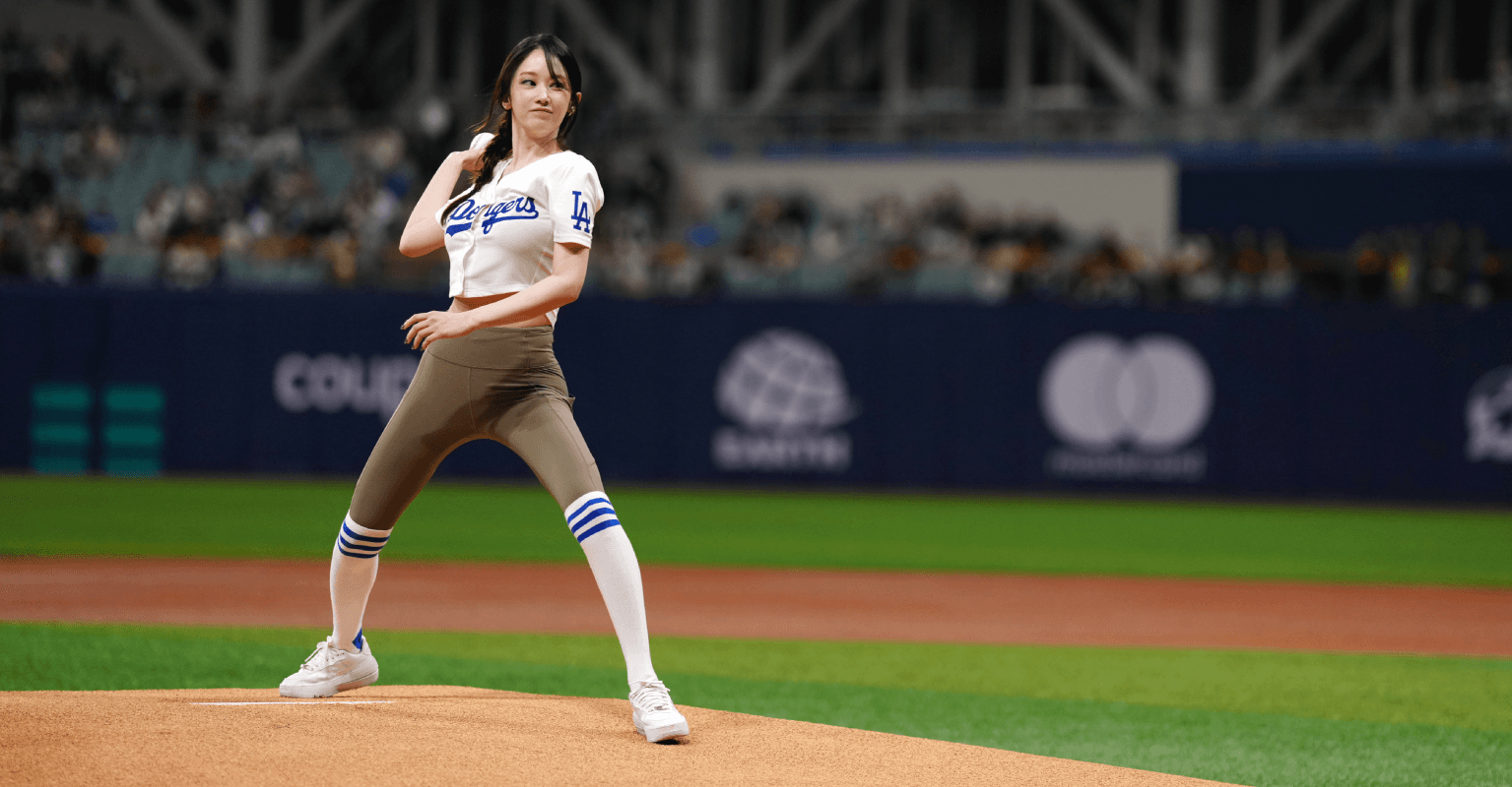 Jeon Jong-seo's Instagram followers skyrocket after 'distracting' Dodgers with first pitch